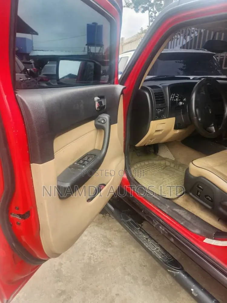 Hummer H3 2009 Red