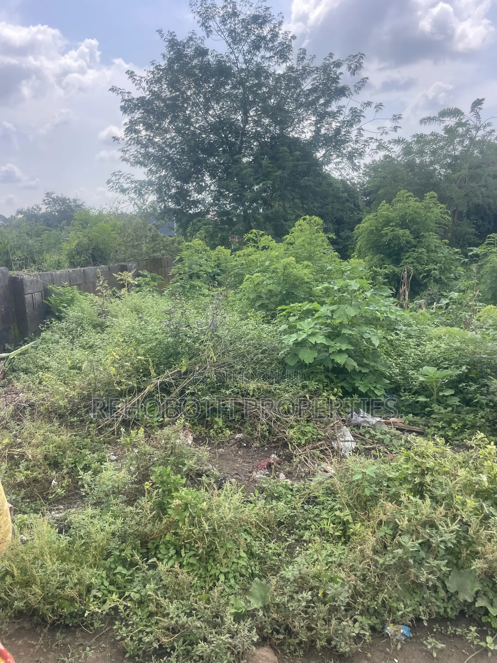 380sqm of Land for Sale at Agbofieti