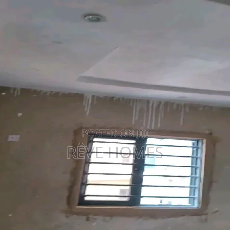 Mini Flat in Adekunle for rent
