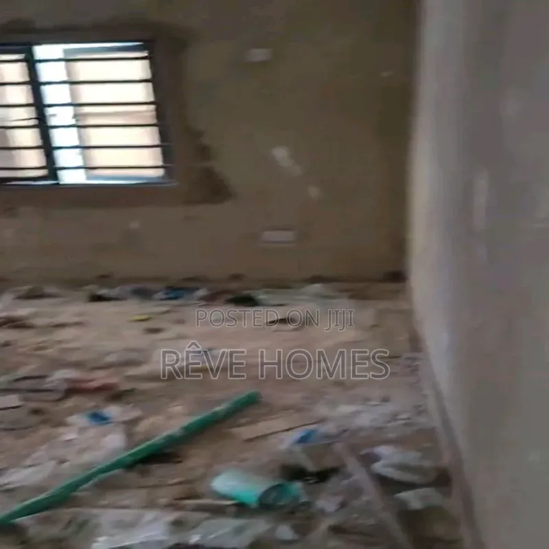 Mini Flat in Adekunle for rent