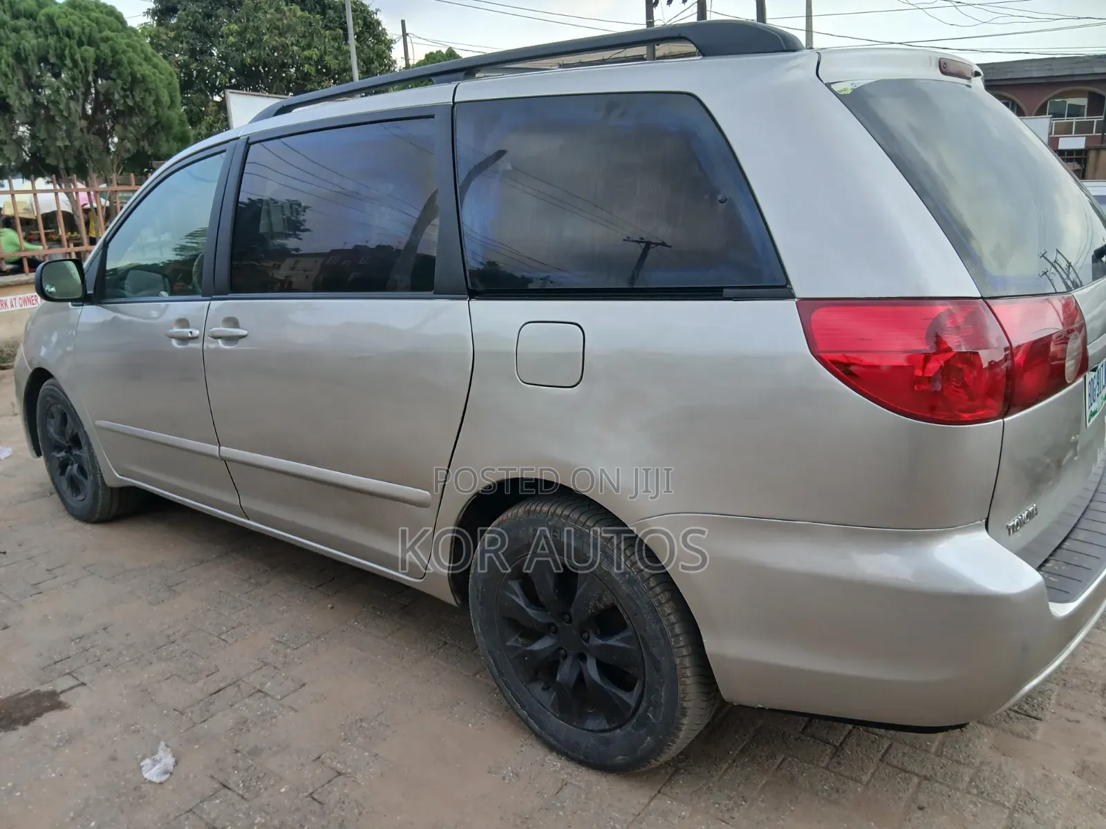 Toyota Sienna 2008 Gold