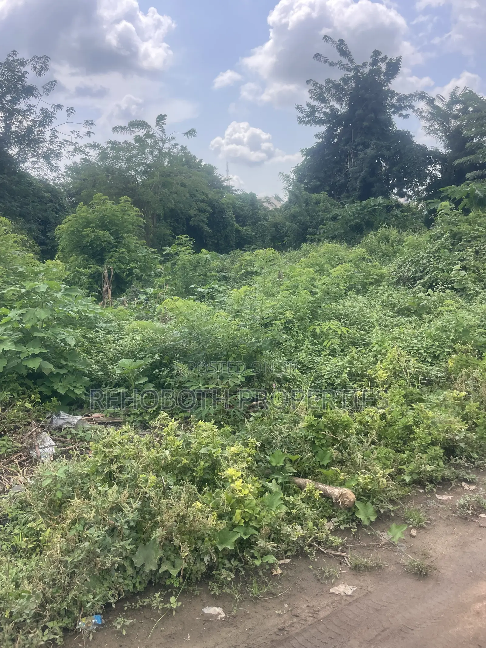 380sqm of Land for Sale at Agbofieti