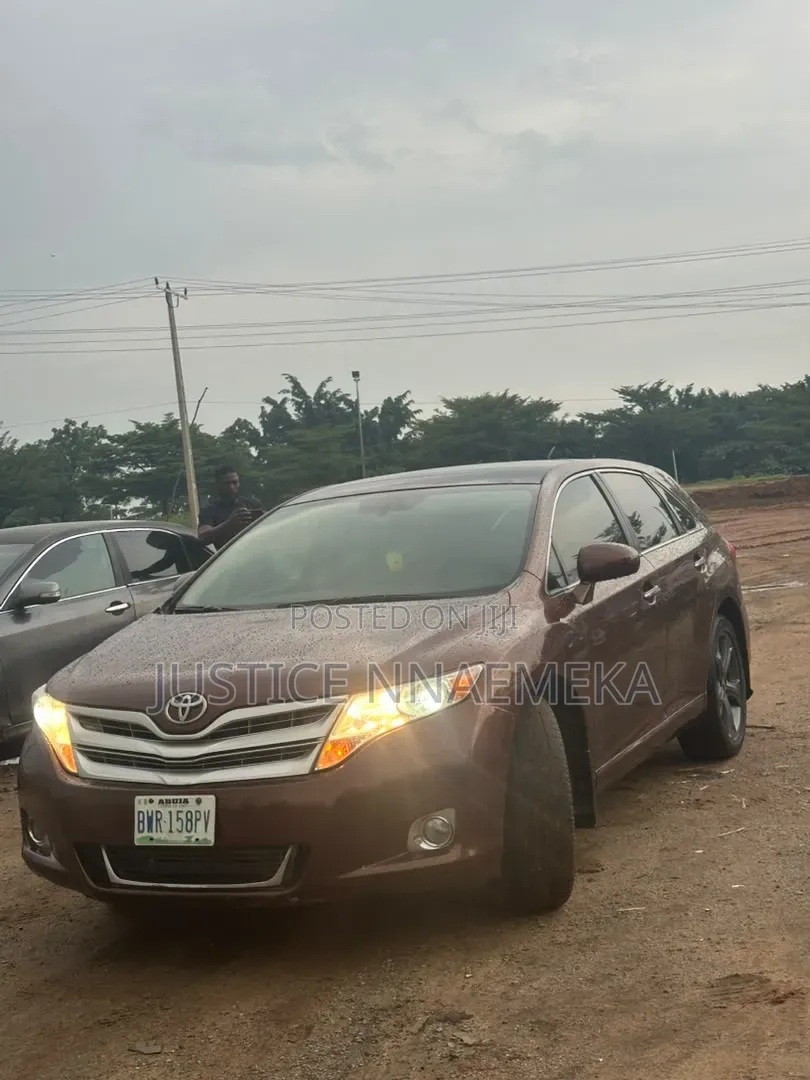 Toyota Venza 2010 Maroon