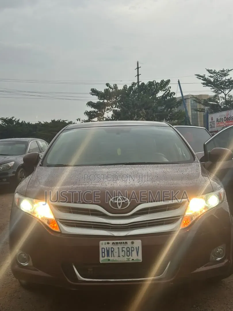 Toyota Venza 2010 Maroon