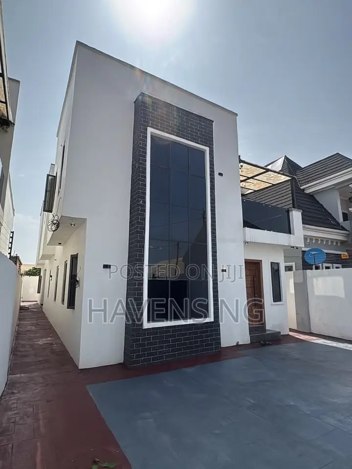 4bdrm Duplex in Jericho for sale