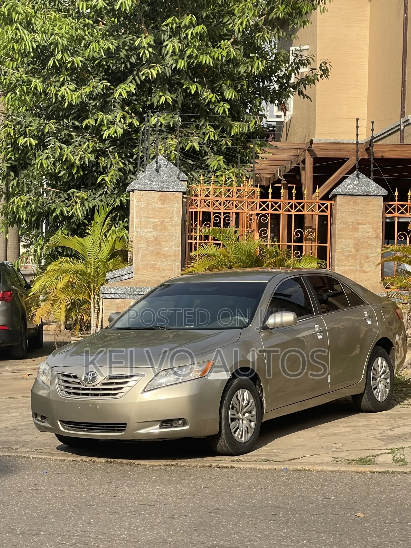Toyota Camry 2009 Gold