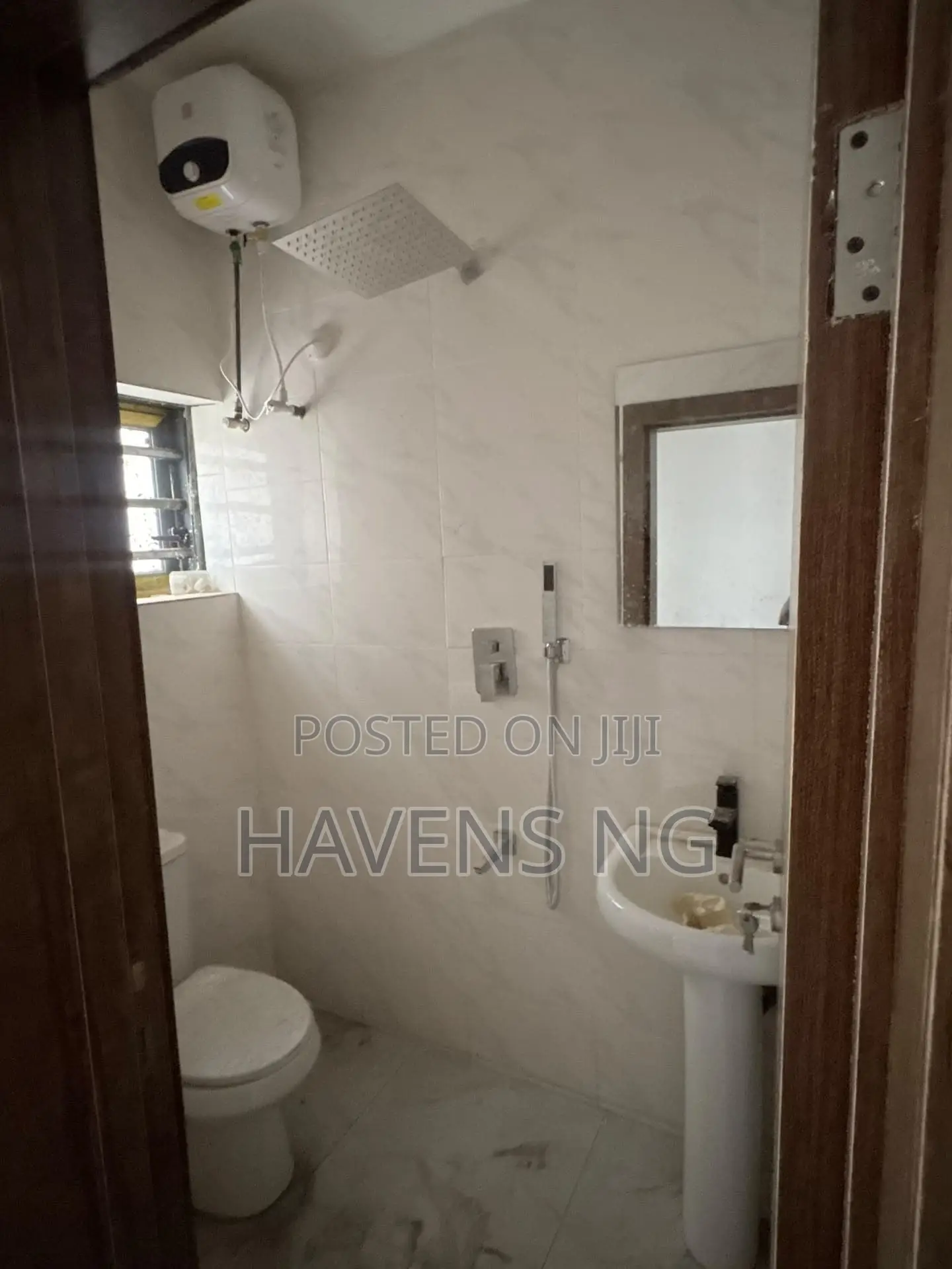 4bdrm Duplex in Basorun for sale