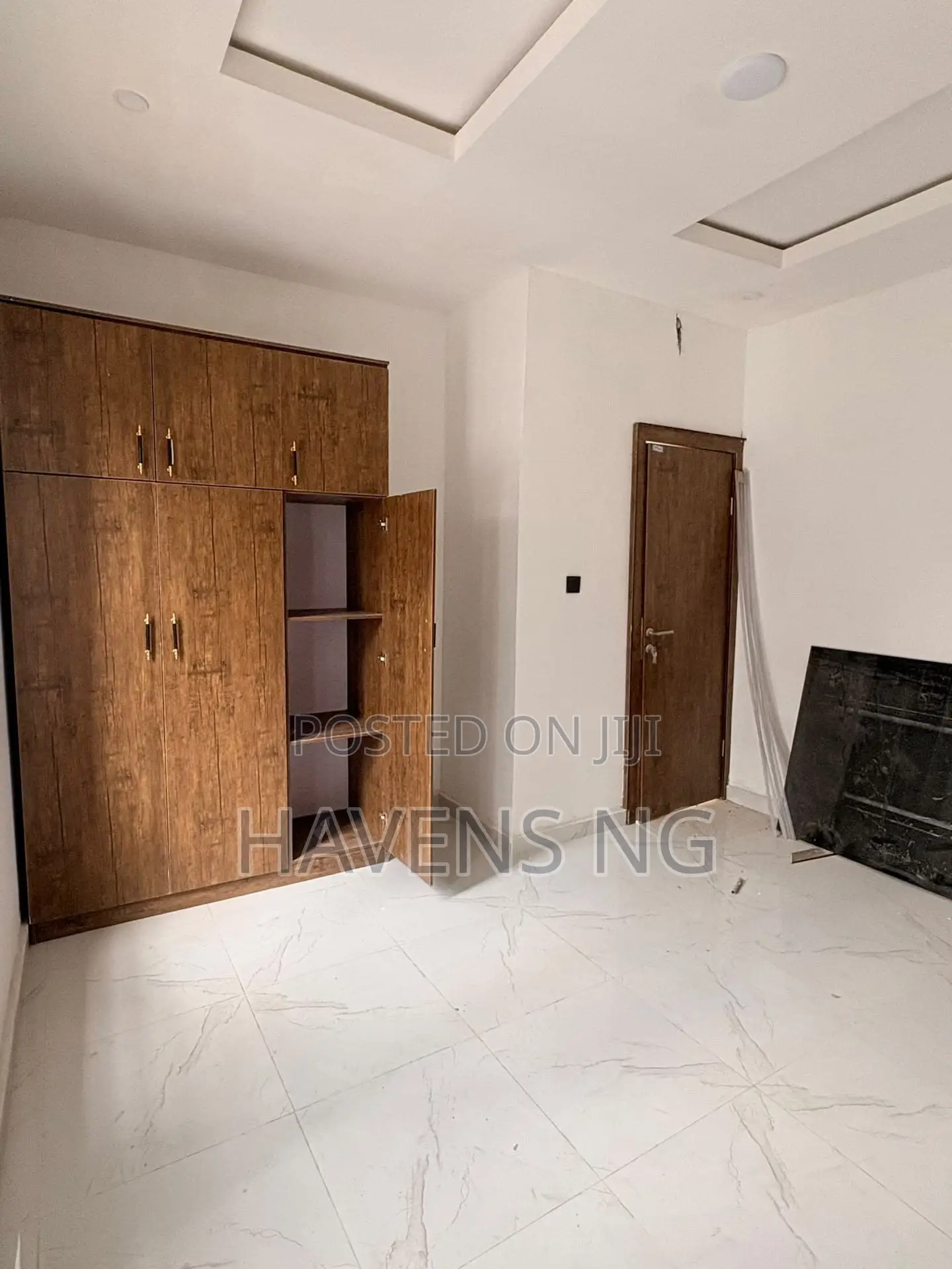 4bdrm Duplex in Basorun for sale