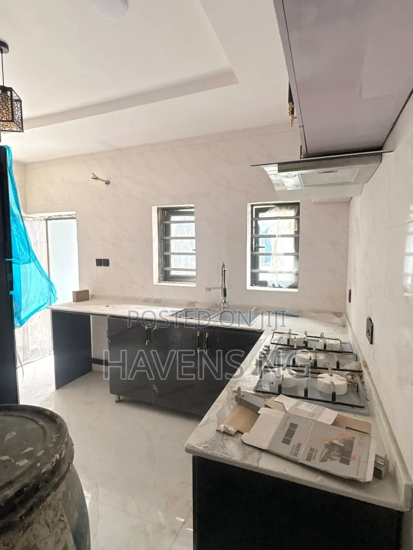 4bdrm Duplex in Basorun for sale