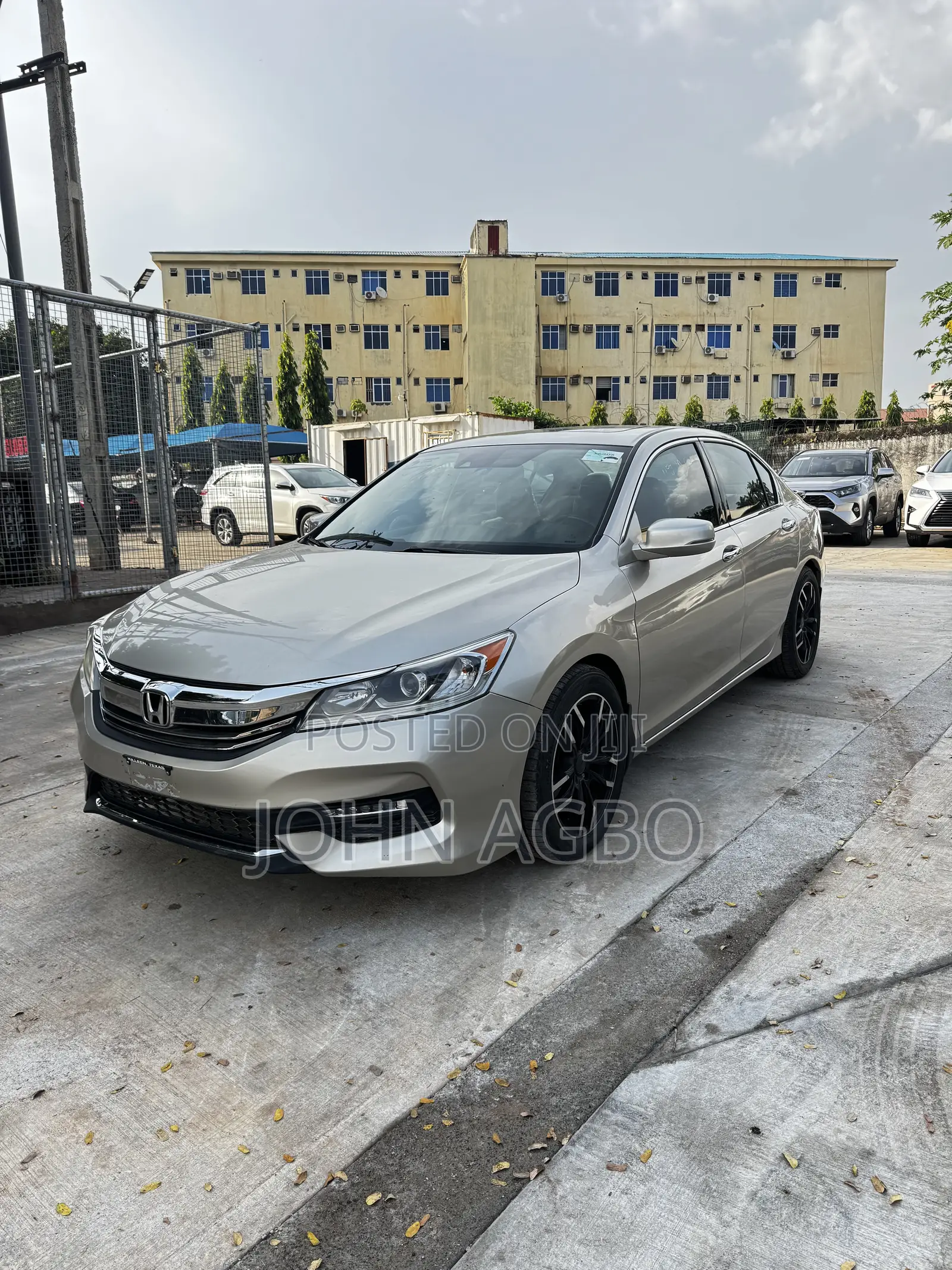 Honda Accord EX-L V-6 4dr Sedan FWD (3.5L 6cyl 6A) 2016 Gold
