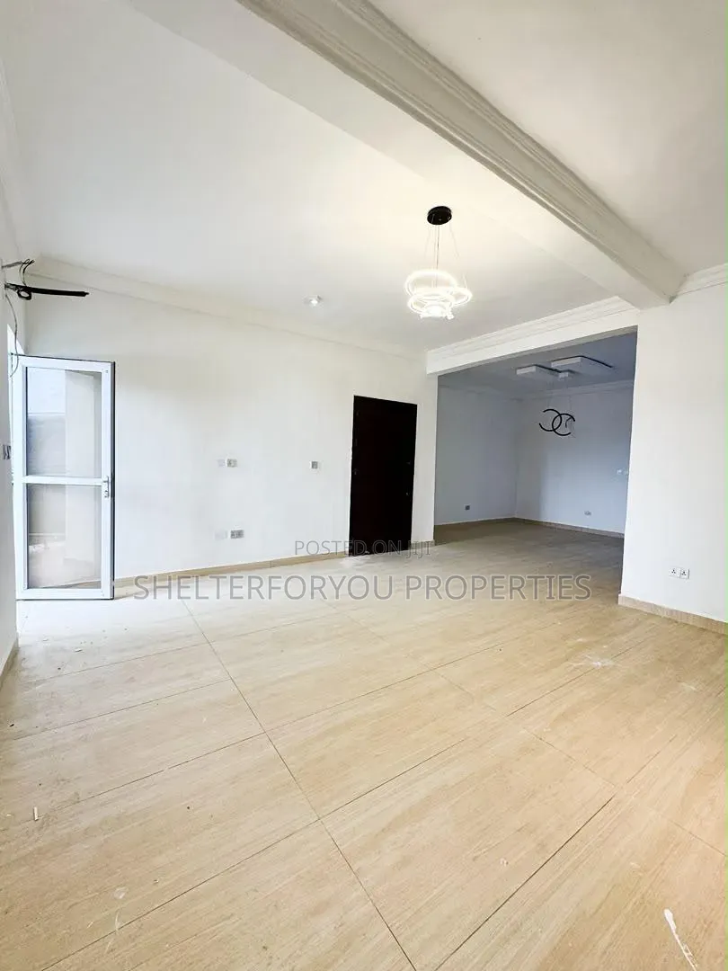 2bdrm Maisonette in Lekki Phase 1 for sale