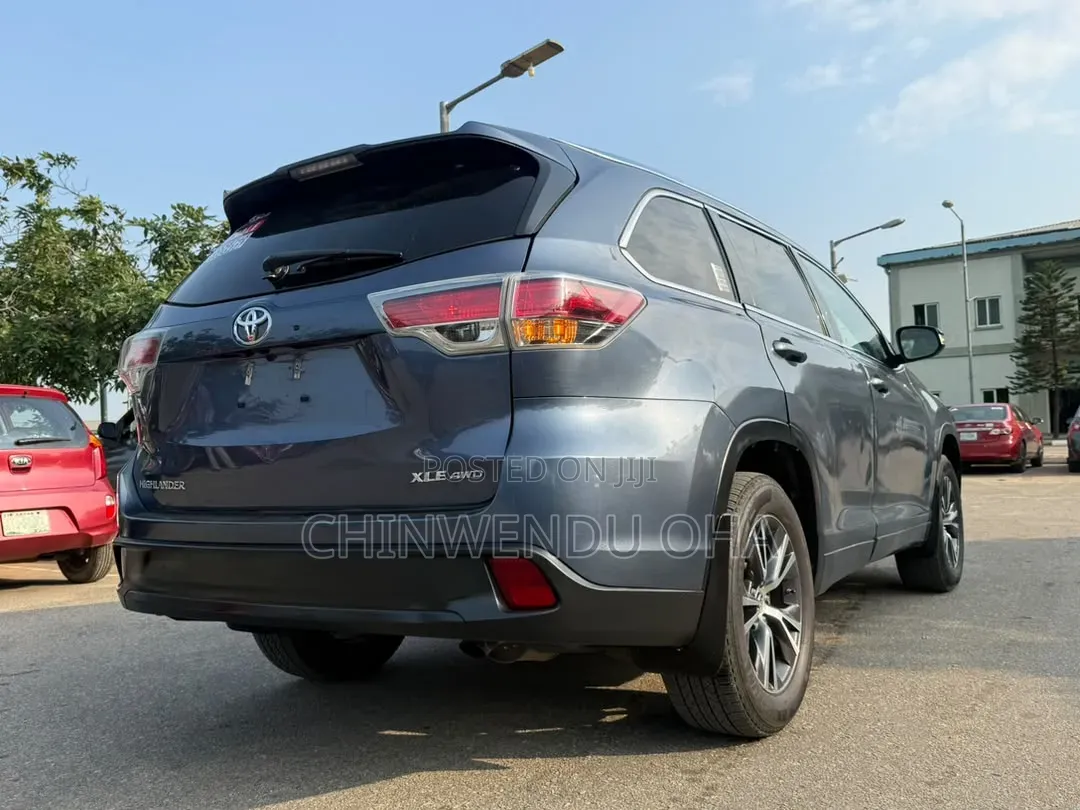 Toyota Highlander 2016 Blue