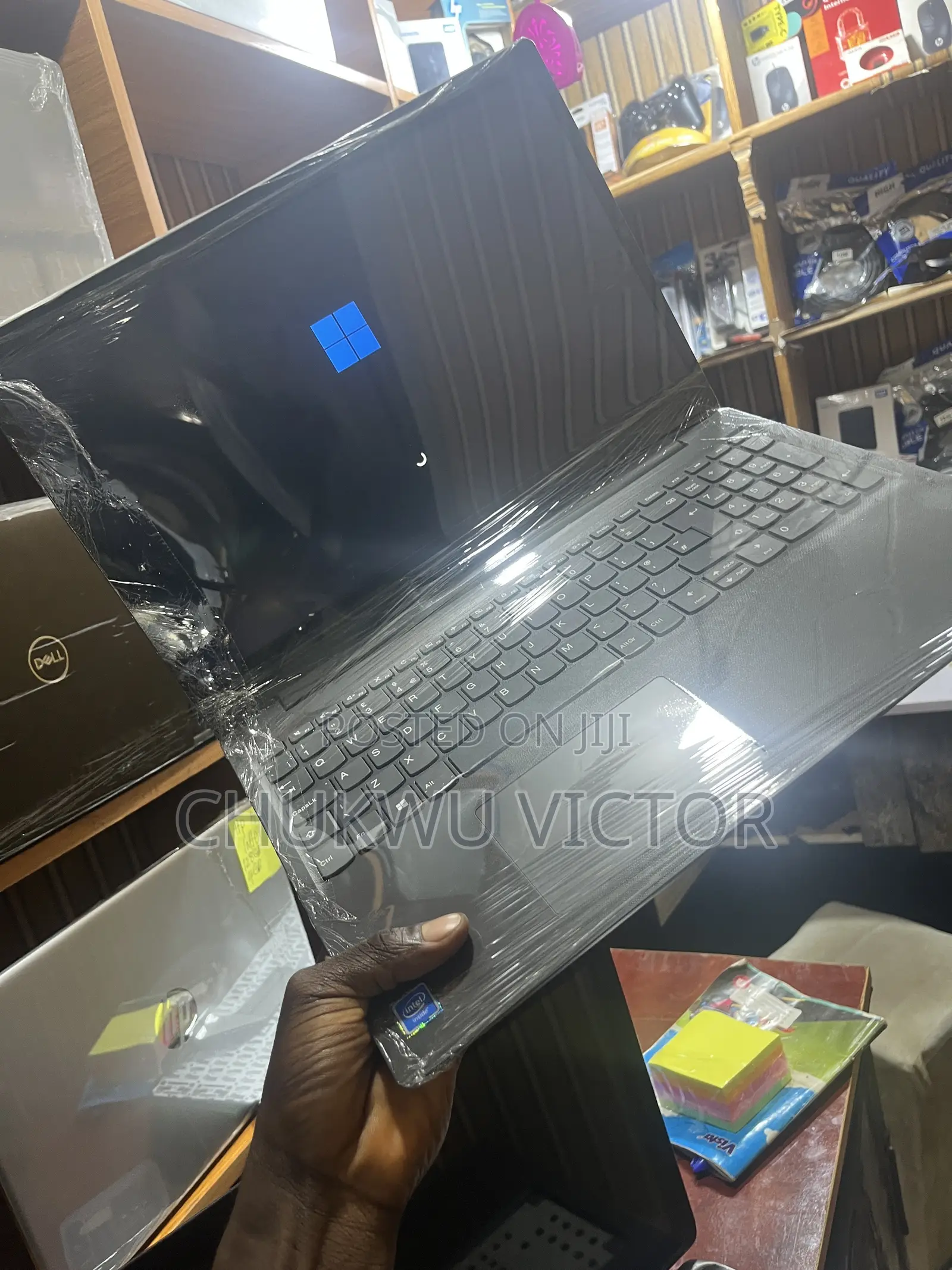 Laptop Lenovo V15 4GB Intel Pentium HDD 1T