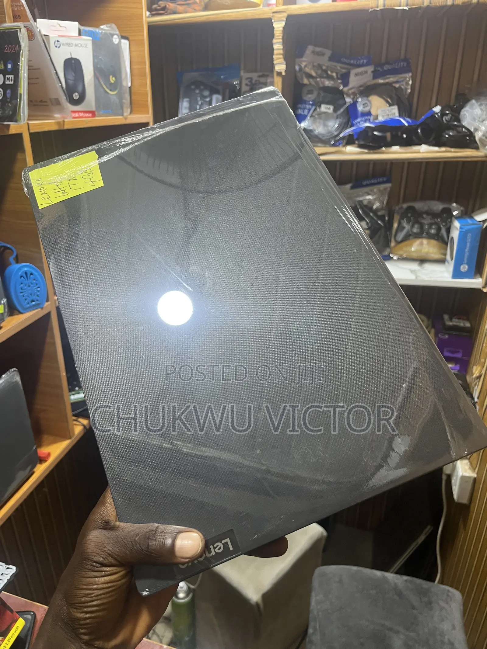 Laptop Lenovo V15 4GB Intel Pentium HDD 1T