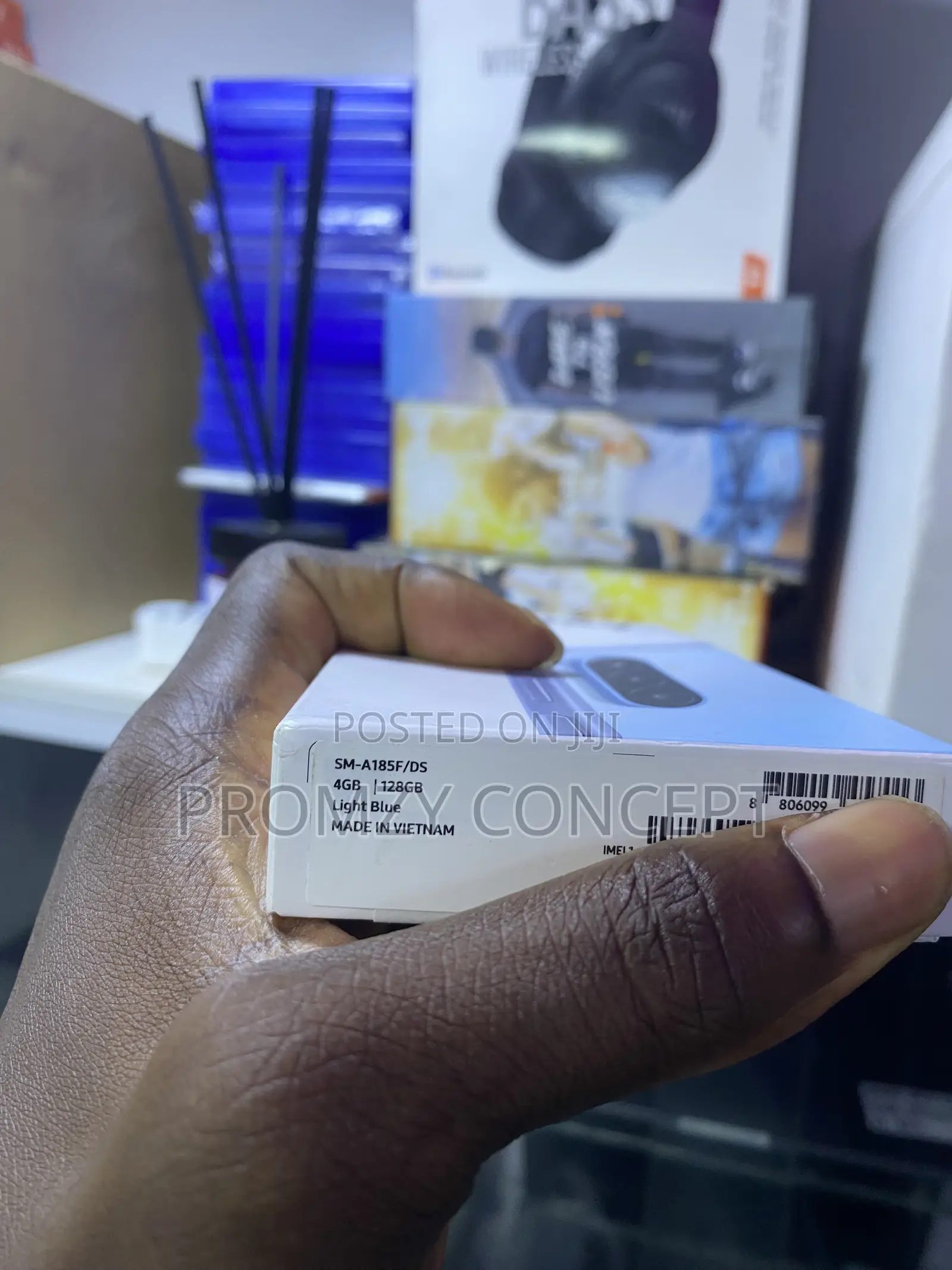 New Samsung Galaxy A18 128 GB Blue