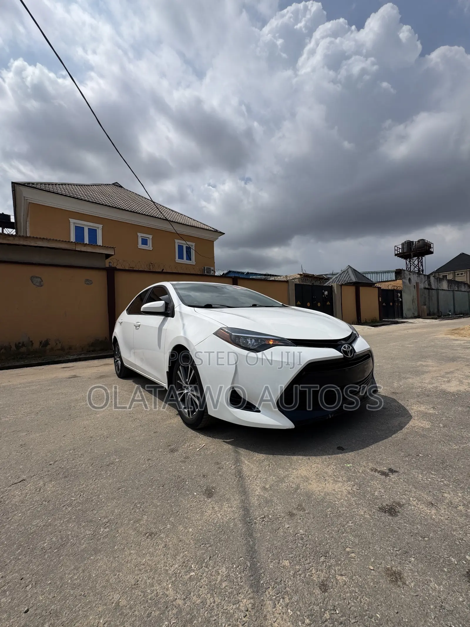 Toyota Corolla LE ECO 4dr Sedan (1.8L 4cyl CVT) 2017 White