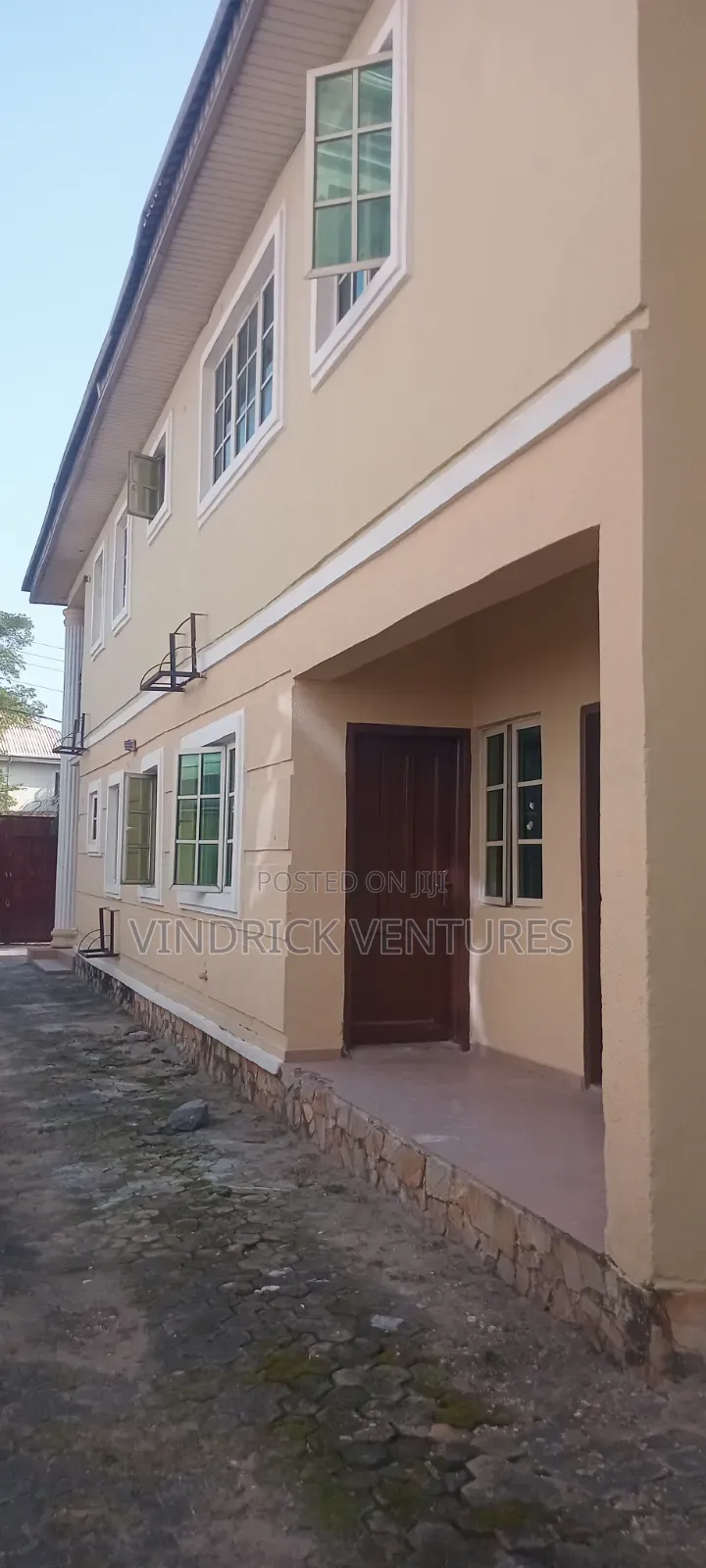 5bdrm House in Ilaje Ajah for rent