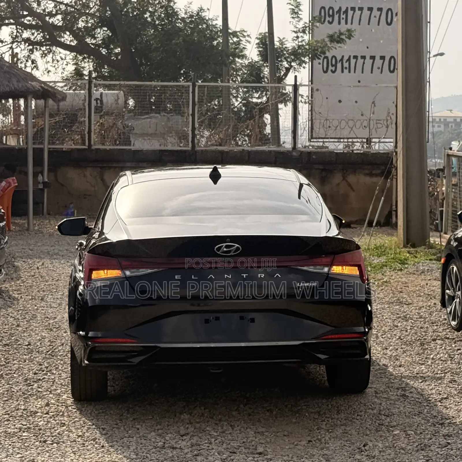Hyundai Elantra Limited 2022 Black