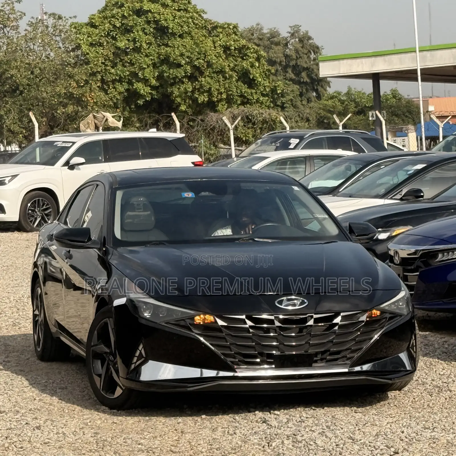 Hyundai Elantra Limited 2022 Black