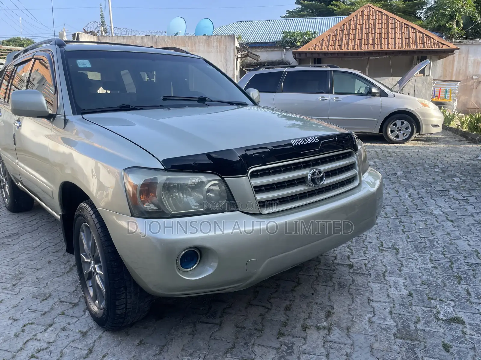 Toyota Highlander V6 AWD 2004 Gold