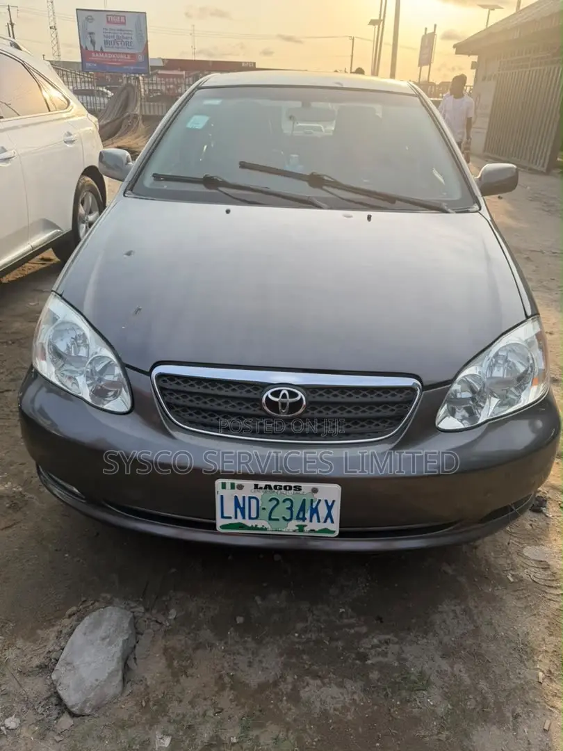 Toyota Corolla LE 2004 Gray