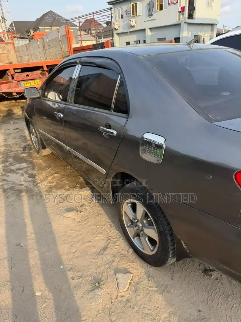 Toyota Corolla LE 2004 Gray