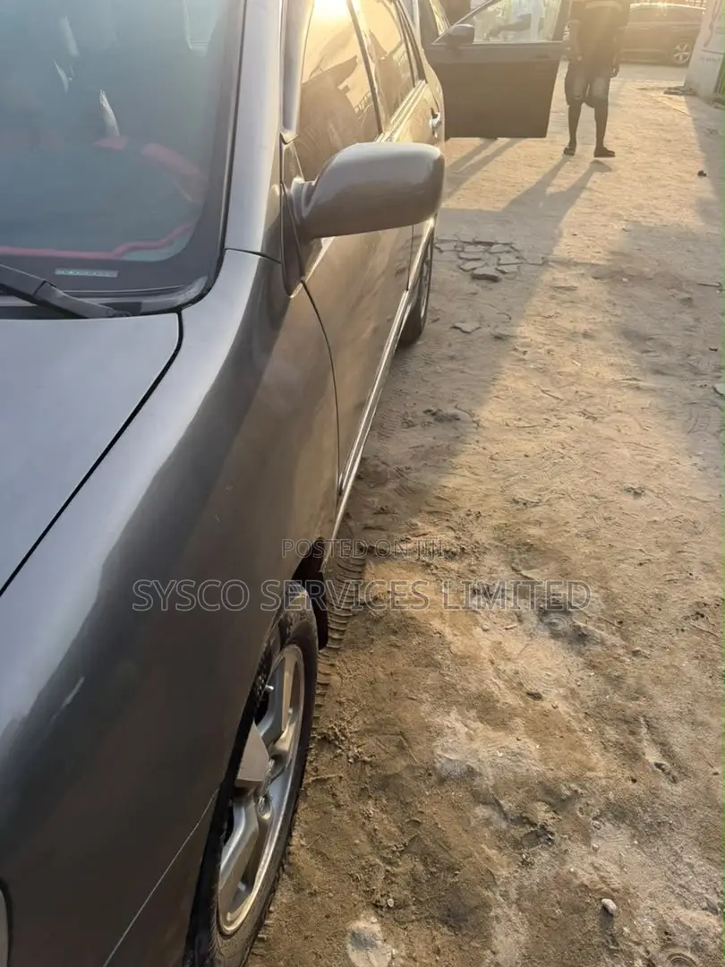 Toyota Corolla LE 2004 Gray