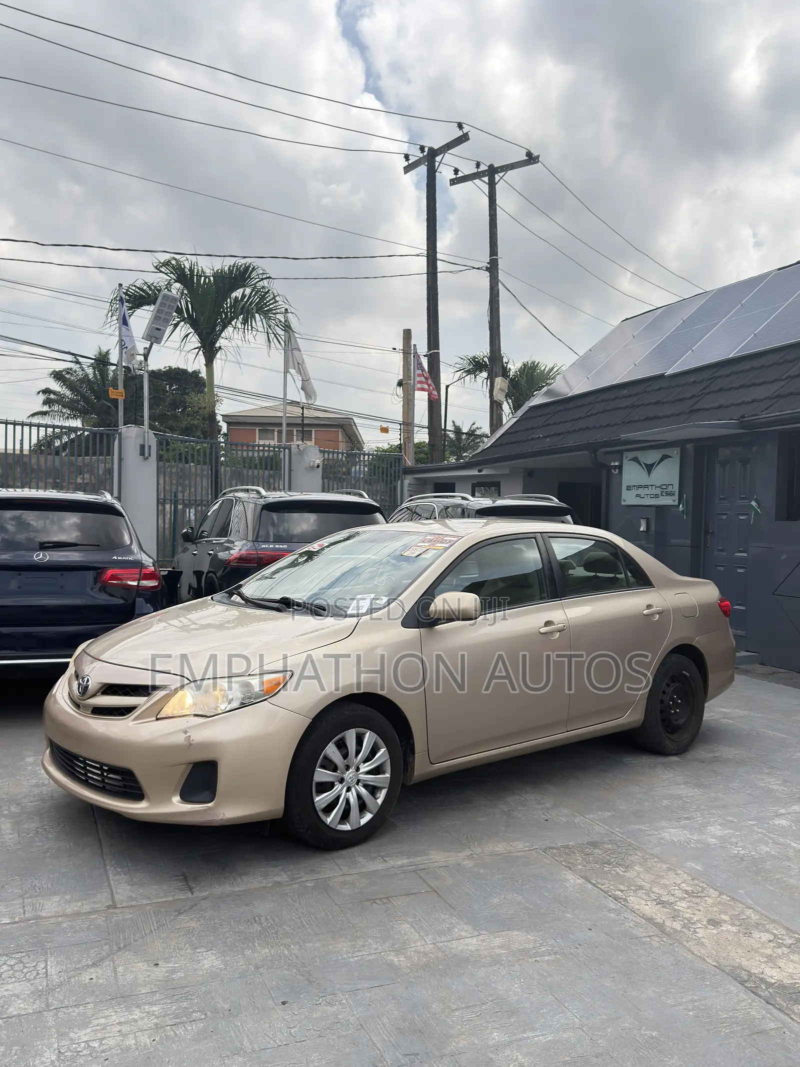 Toyota Corolla 2012 Gold