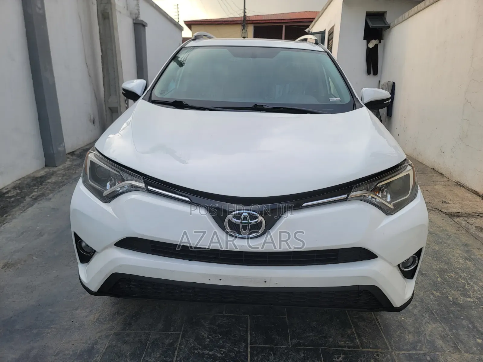 Toyota RAV4 XLE AWD (2.5L 4cyl 6A) 2016 White
