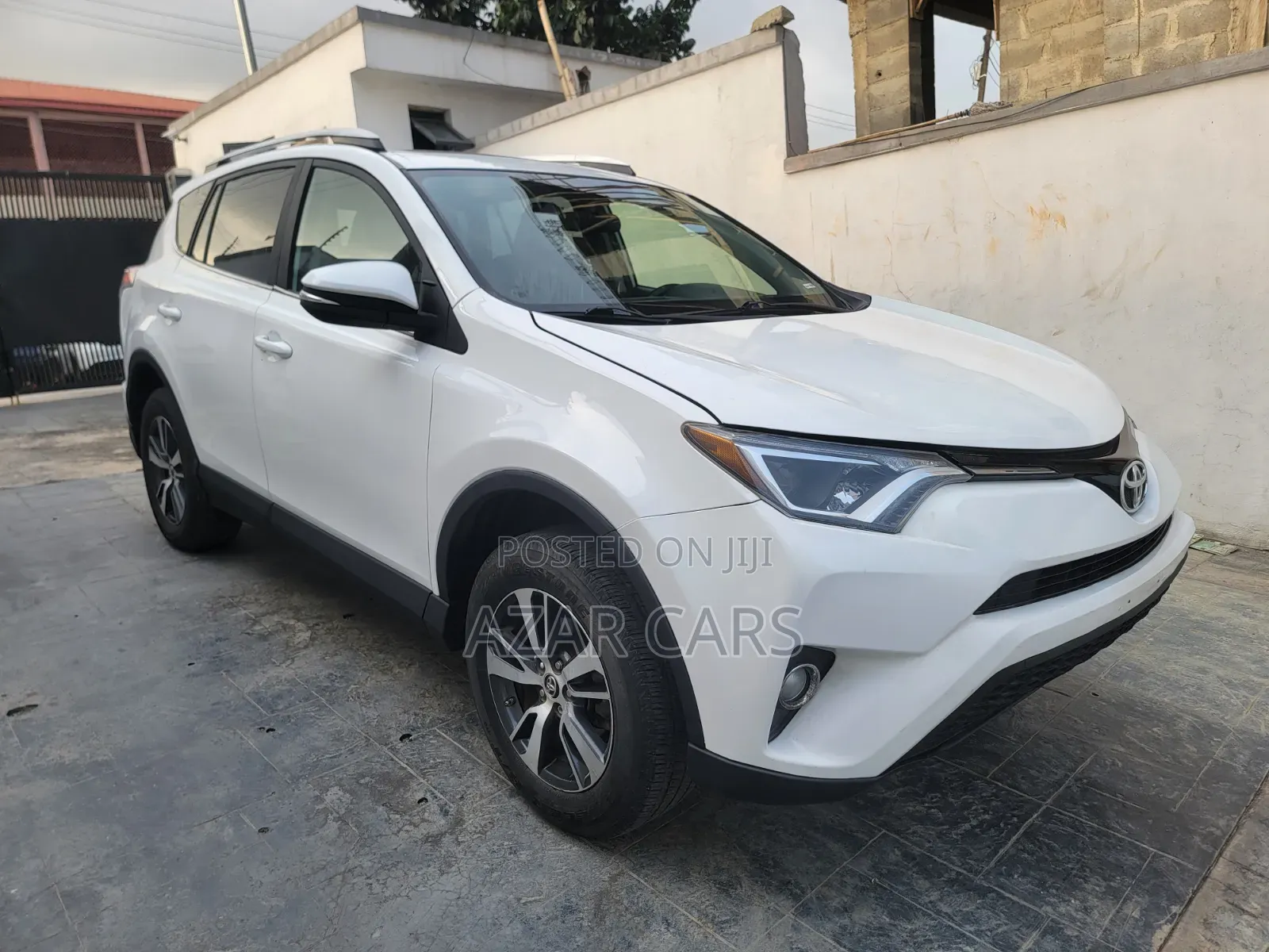 Toyota RAV4 XLE AWD (2.5L 4cyl 6A) 2016 White