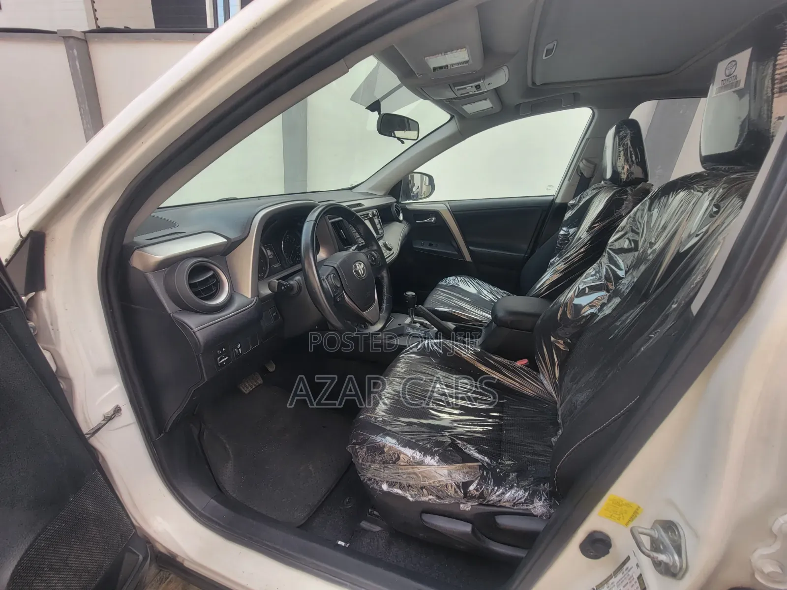 Toyota RAV4 XLE AWD (2.5L 4cyl 6A) 2016 White