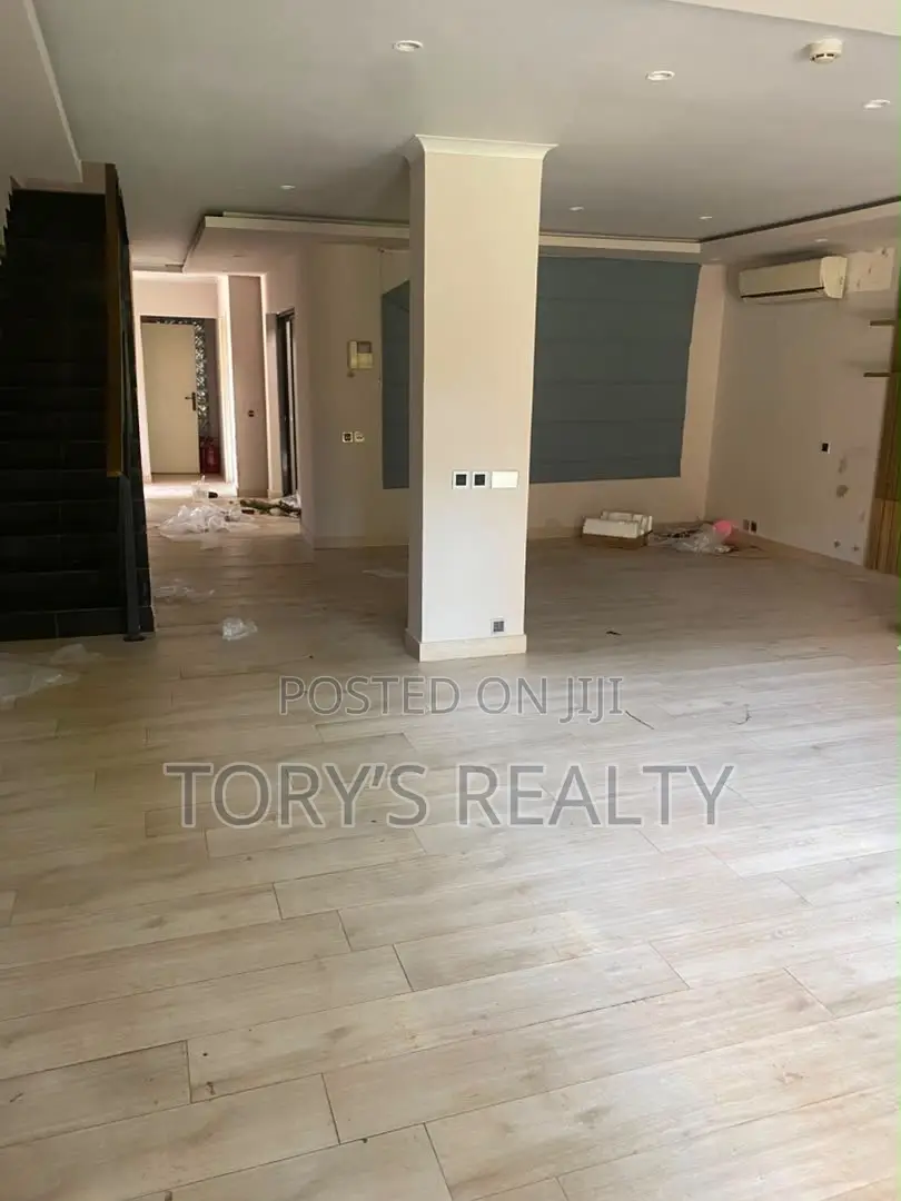 4bdrm Duplex in Gerard Road for rent