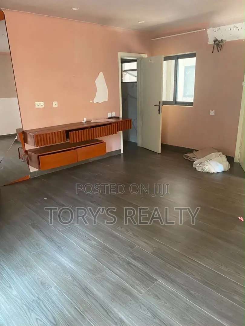 4bdrm Duplex in Gerard Road for rent