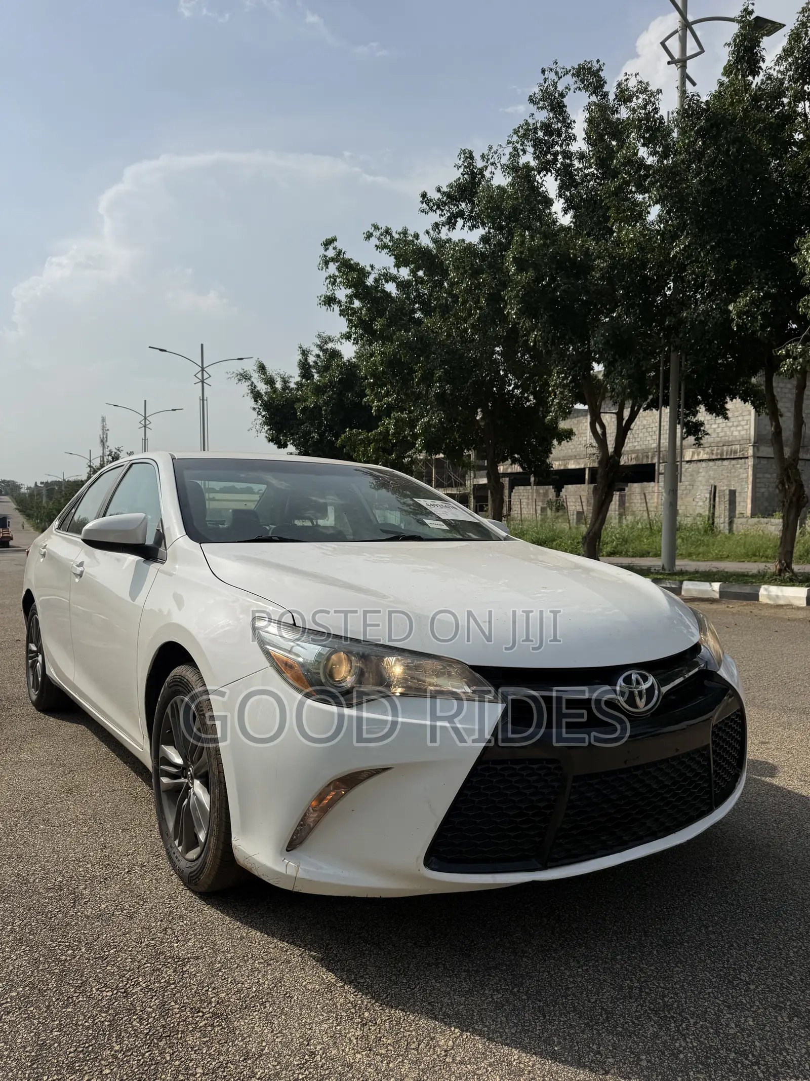 Toyota Camry SE 4dr Sedan (2.5L 4cyl 6A) 2015 White