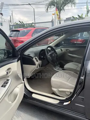 Toyota Corolla 2011 Gray