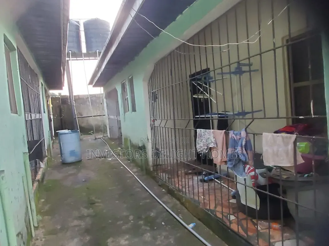 1bdrm Block of Flats in Oshimili North for sale