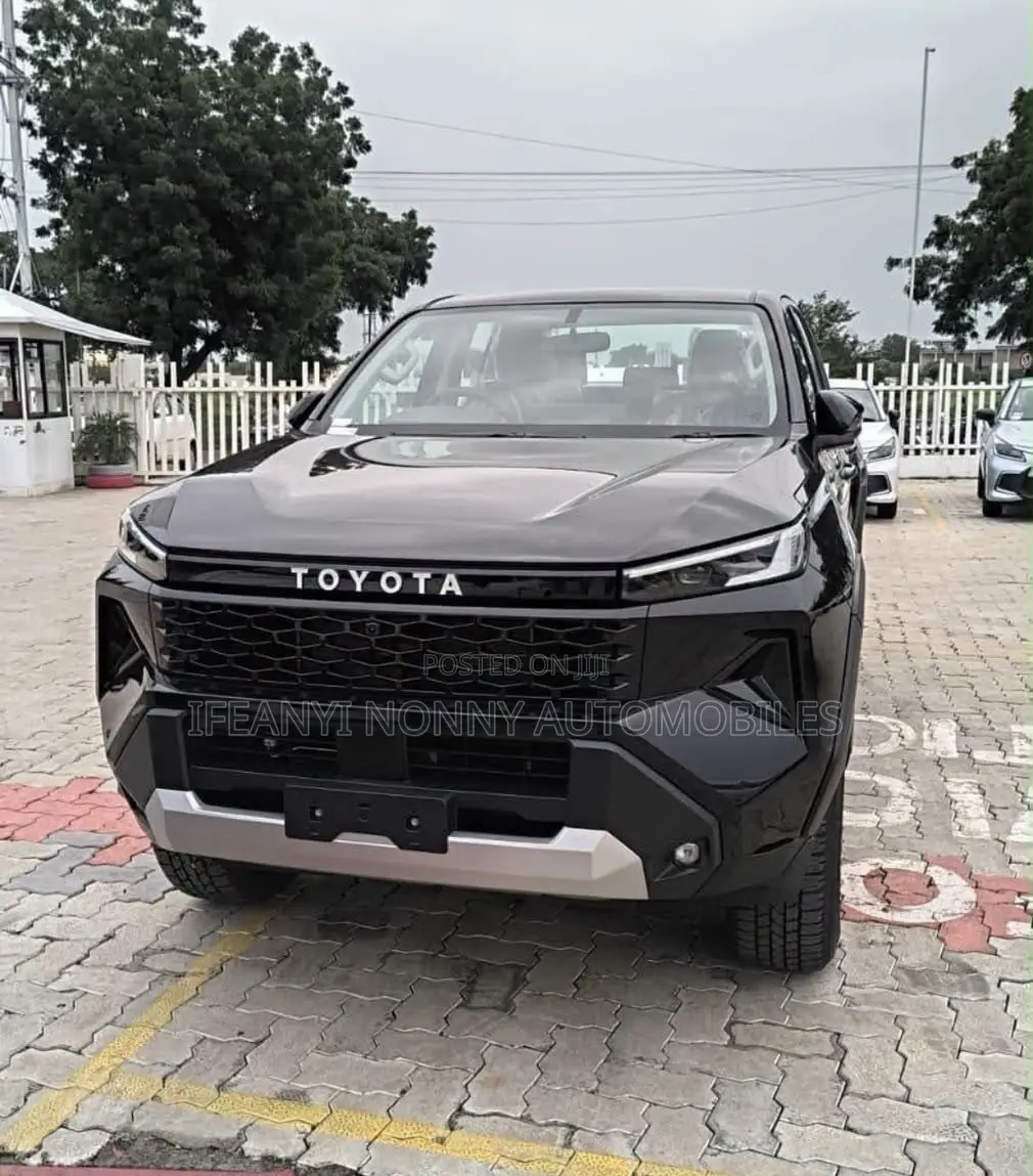 Toyota Hilux 2026 Black