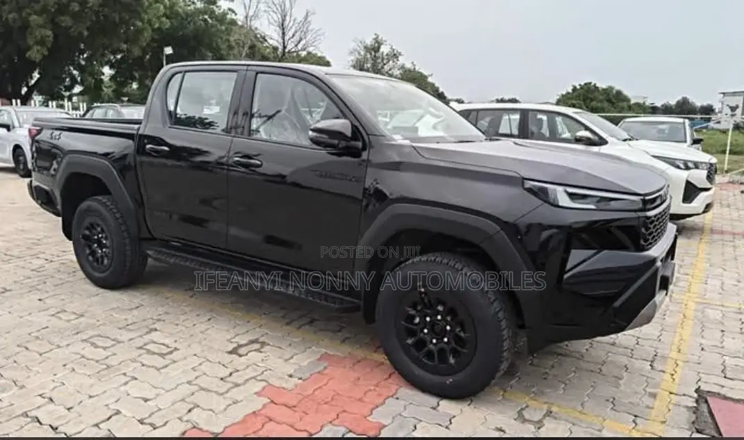 Toyota Hilux 2026 Black