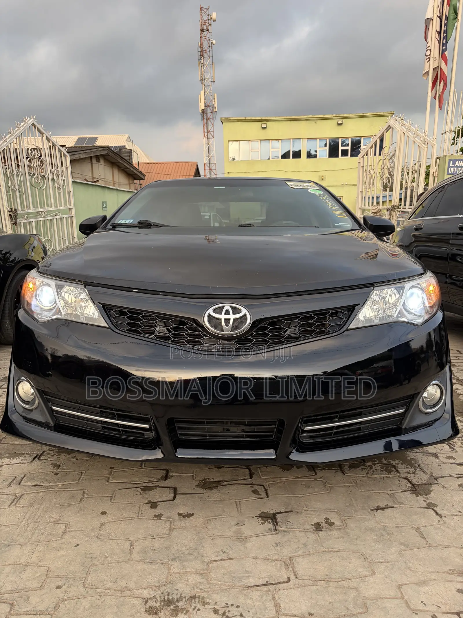 Toyota Camry SE 4dr Sedan (2.5L 4cyl 6A) 2013 Black