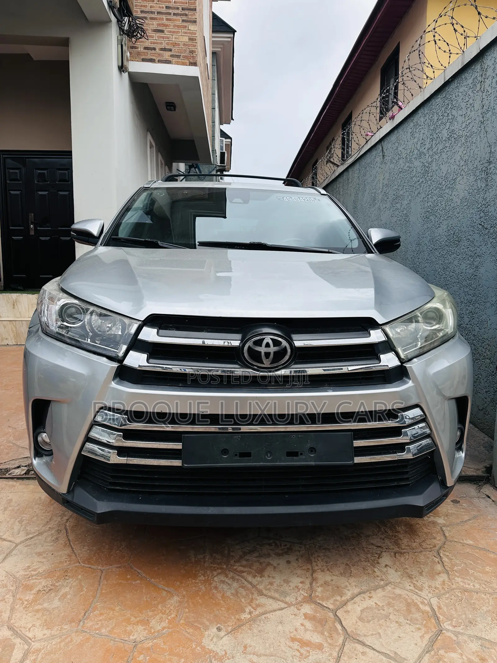 Toyota Highlander XLE 4x4 V6 (3.5L 6cyl 8A) 2018 Silver