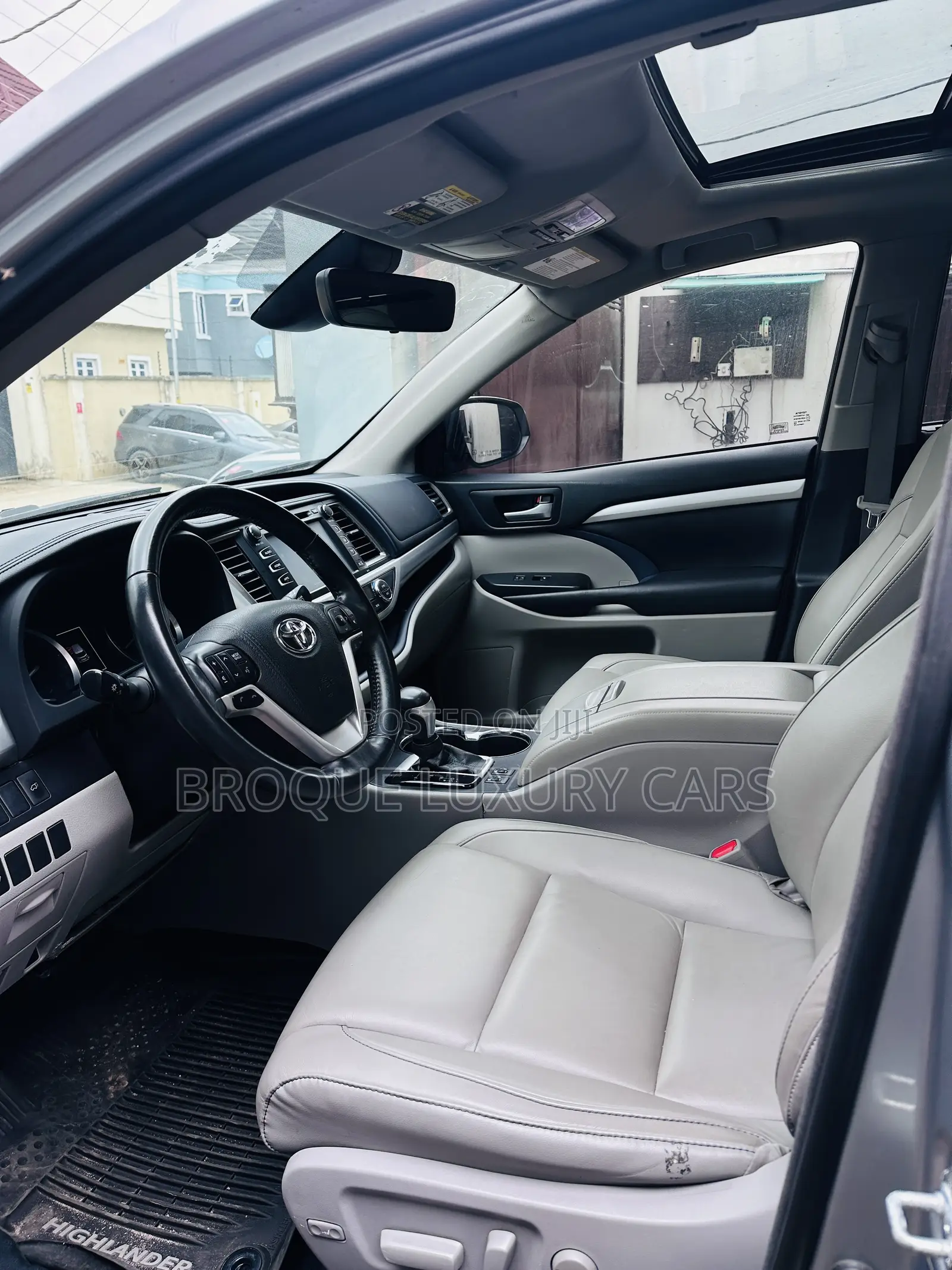 Toyota Highlander XLE 4x4 V6 (3.5L 6cyl 8A) 2018 Silver