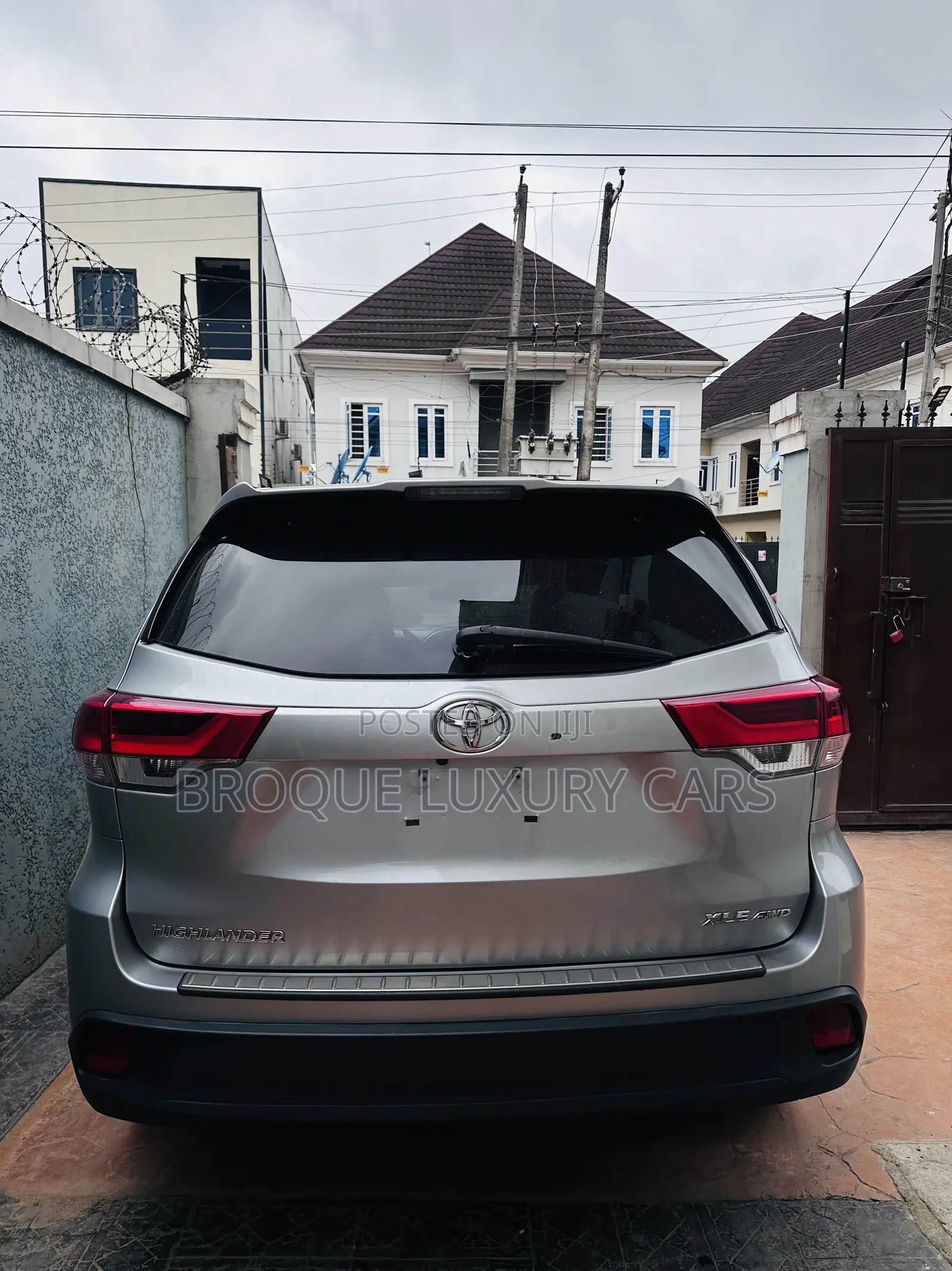 Toyota Highlander XLE 4x4 V6 (3.5L 6cyl 8A) 2018 Silver
