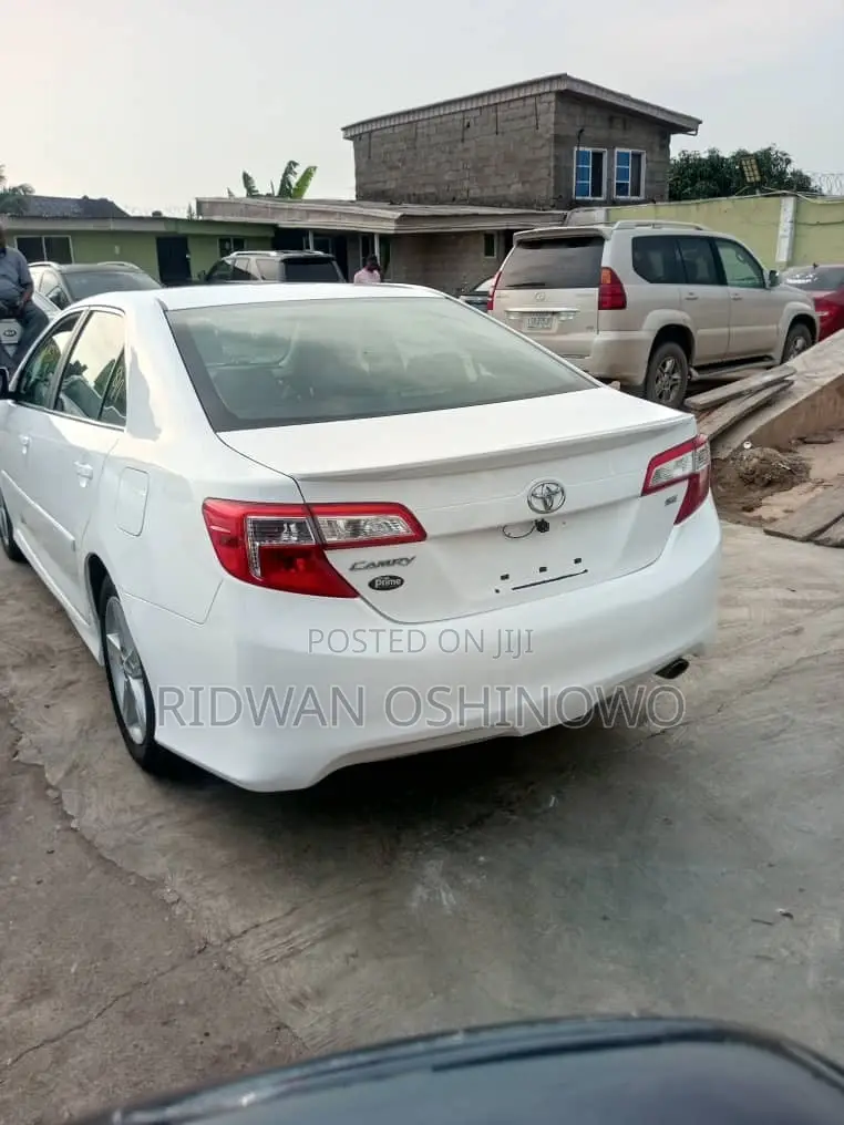 Toyota Camry SE Sport 4dr Sedan (2.5L 4cyl 6A) 2014 White