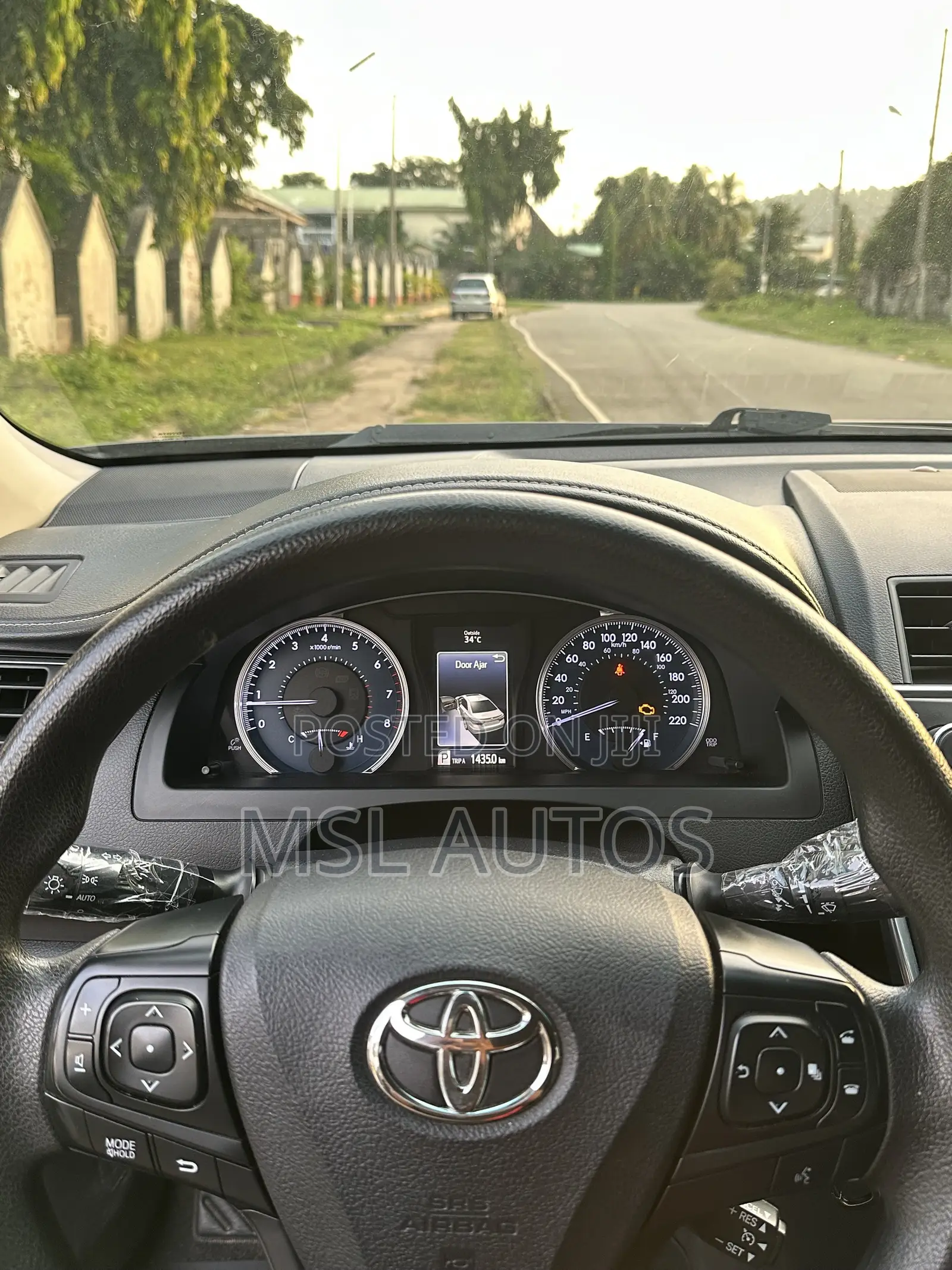 Toyota Camry LE 4dr Sedan (2.5L 4cyl 6A) 2017 Gray
