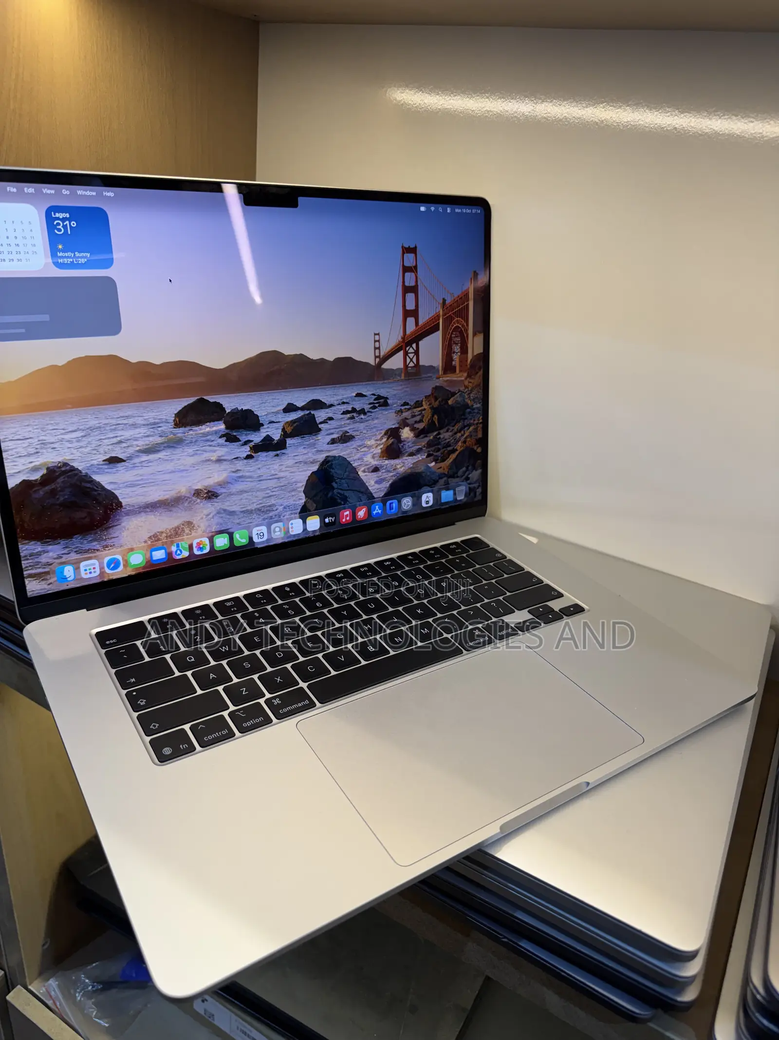 Laptop Apple MacBook Air 2024 M3 16GB Apple M3 SSD 512GB