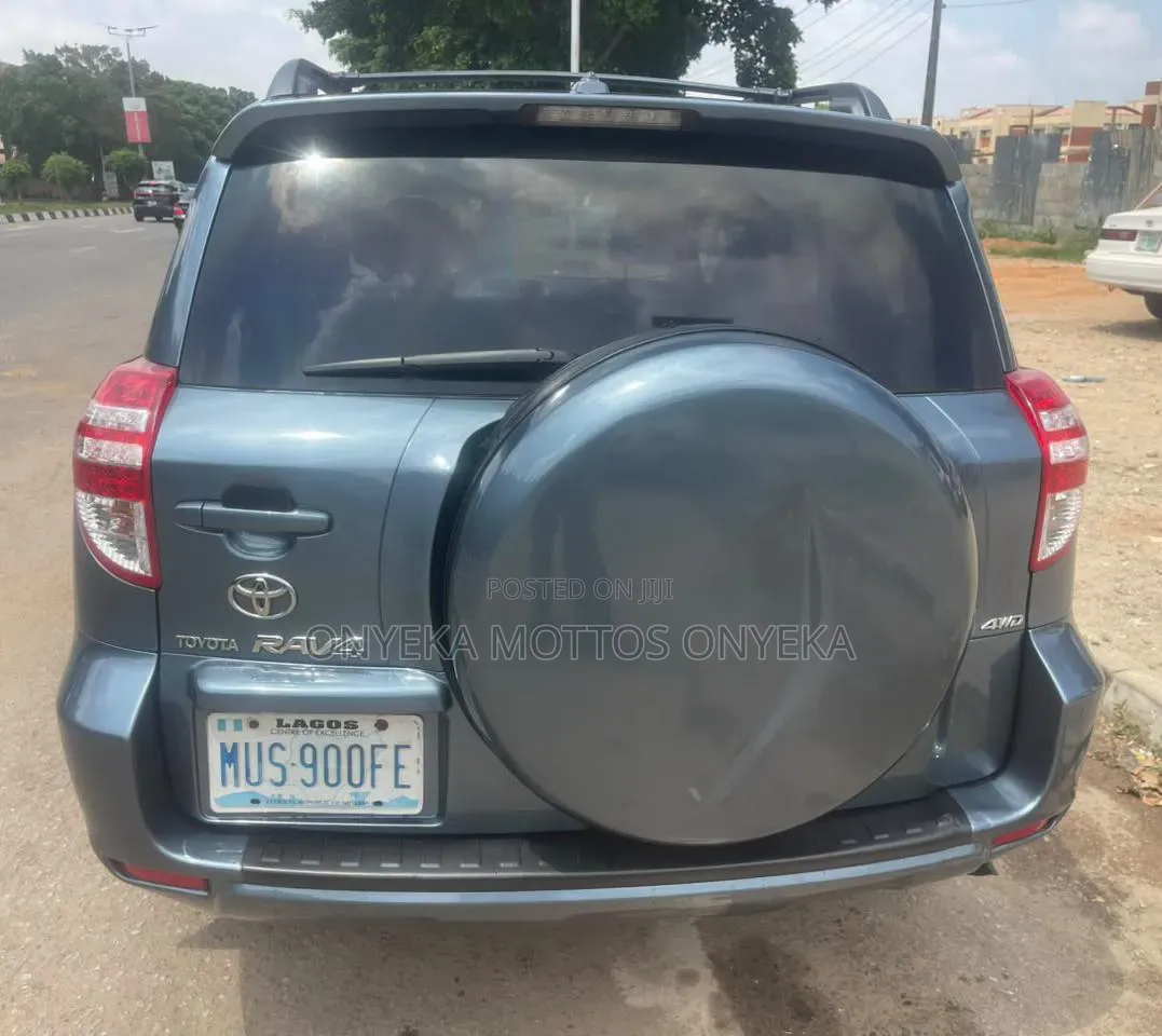 Toyota RAV4 2011 Gray