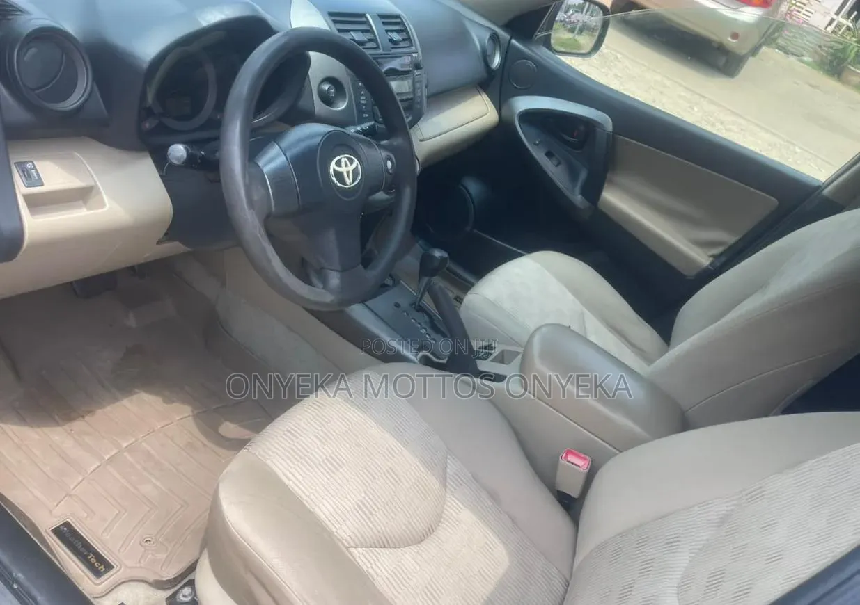 Toyota RAV4 2011 Gray