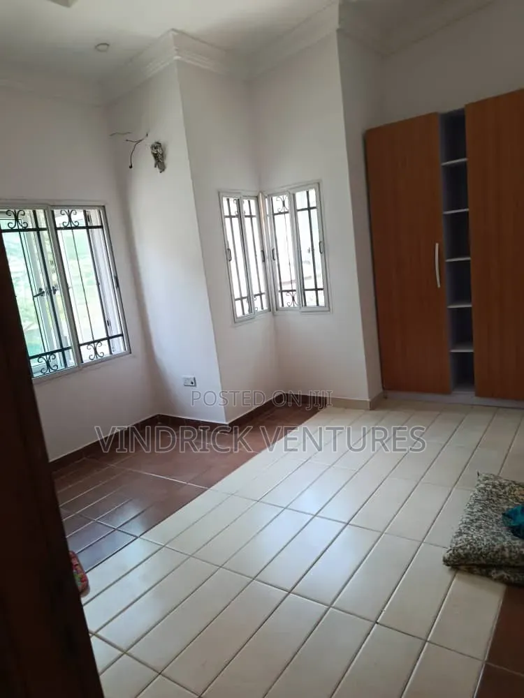 4bdrm House in Behind Prime Water, Ikate for rent