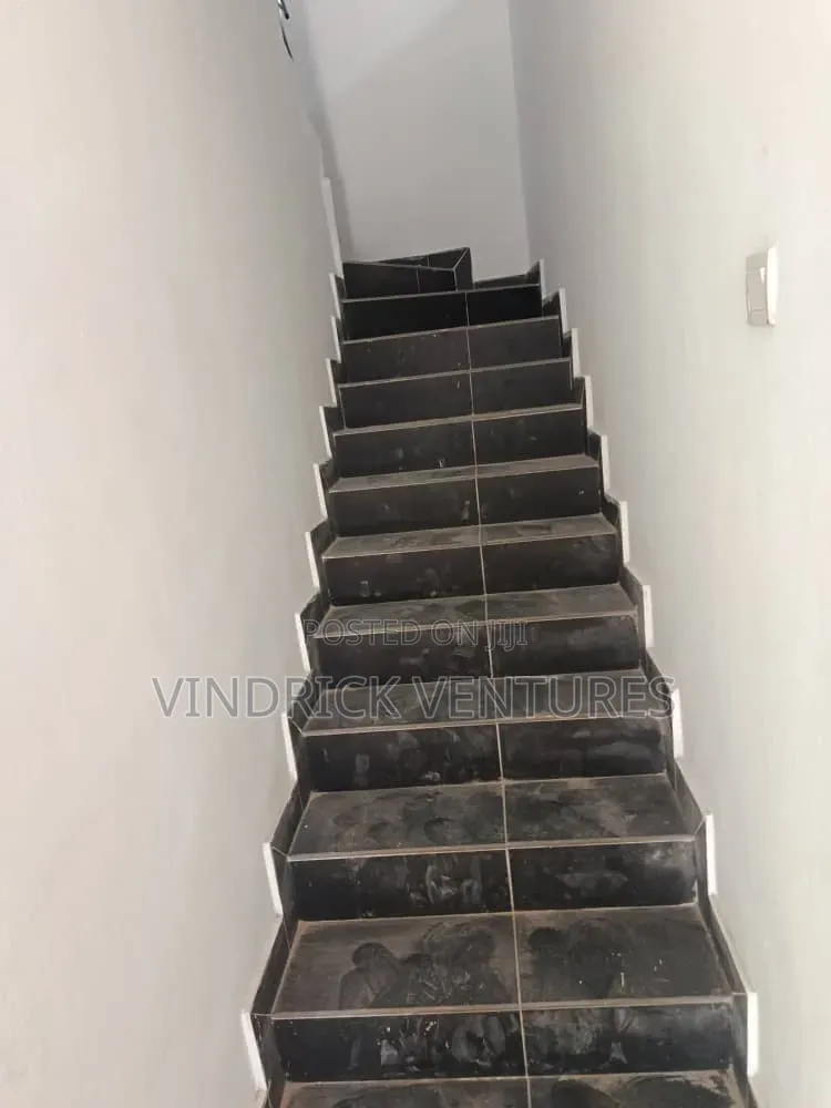 4bdrm House in Behind Prime Water, Ikate for rent