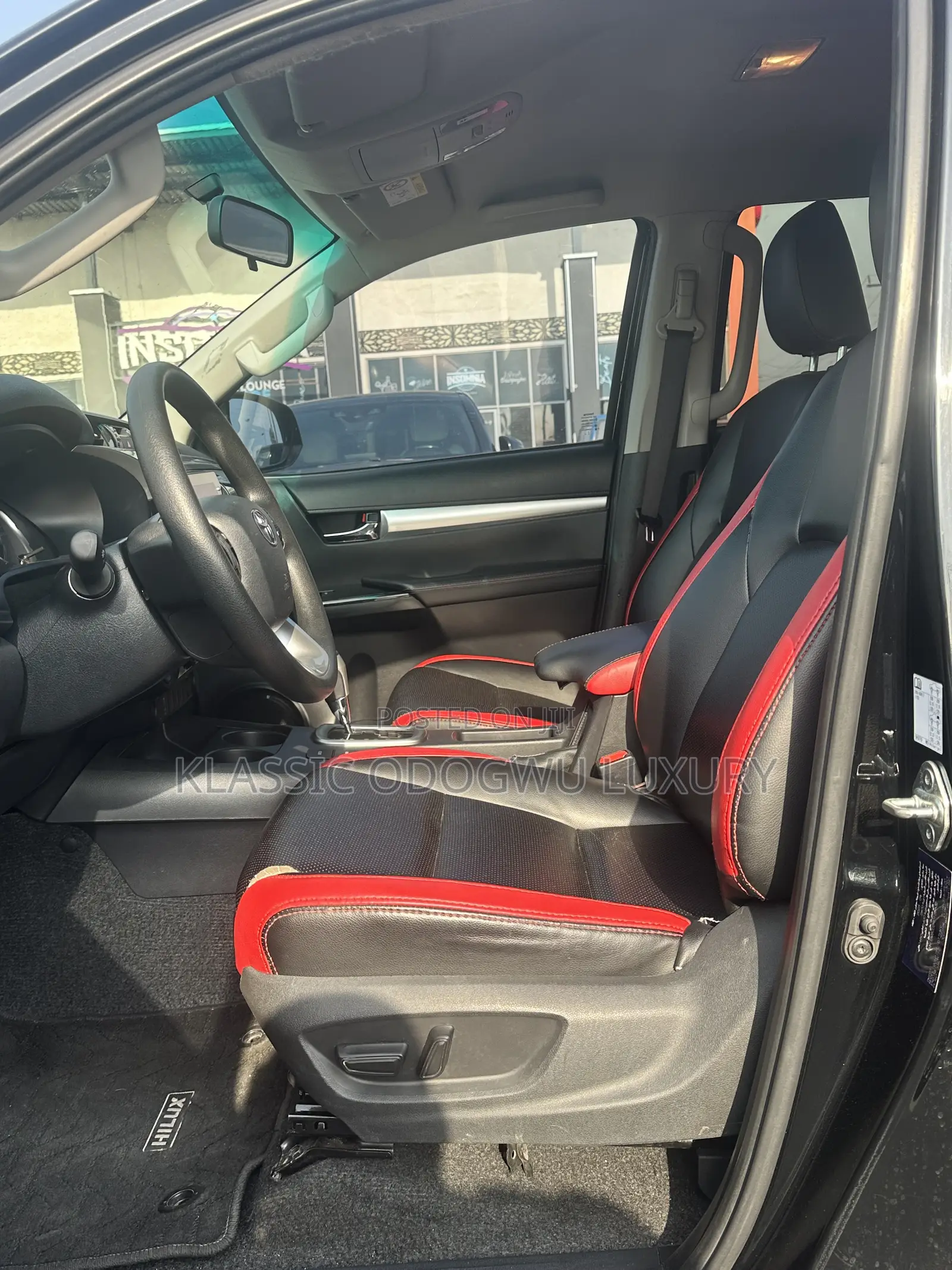 Toyota Hilux 2024 Black